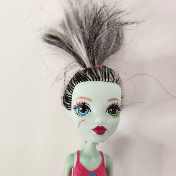 Monster High Frankie Stein Cheerleader Doll Dolls Green Gray Hair 2015 M… - Picture 8 of 8